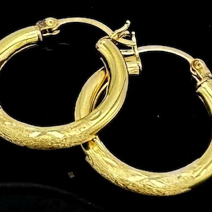 14kt gold  hoop earrings  yellow gold Estate pierced earrings