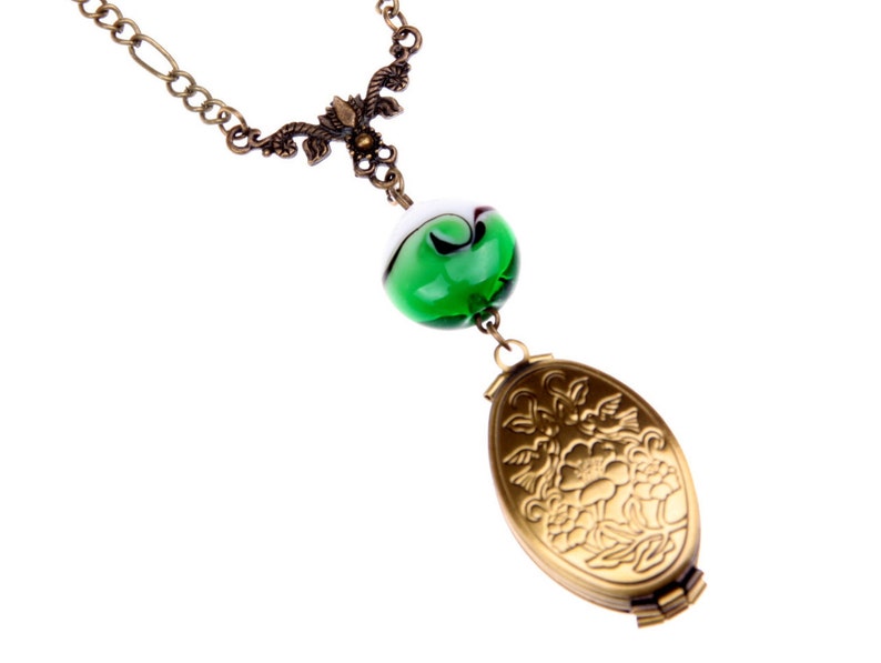 4 photos classic Necklace locket