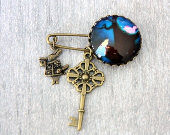 Alice in wonderland Brooch