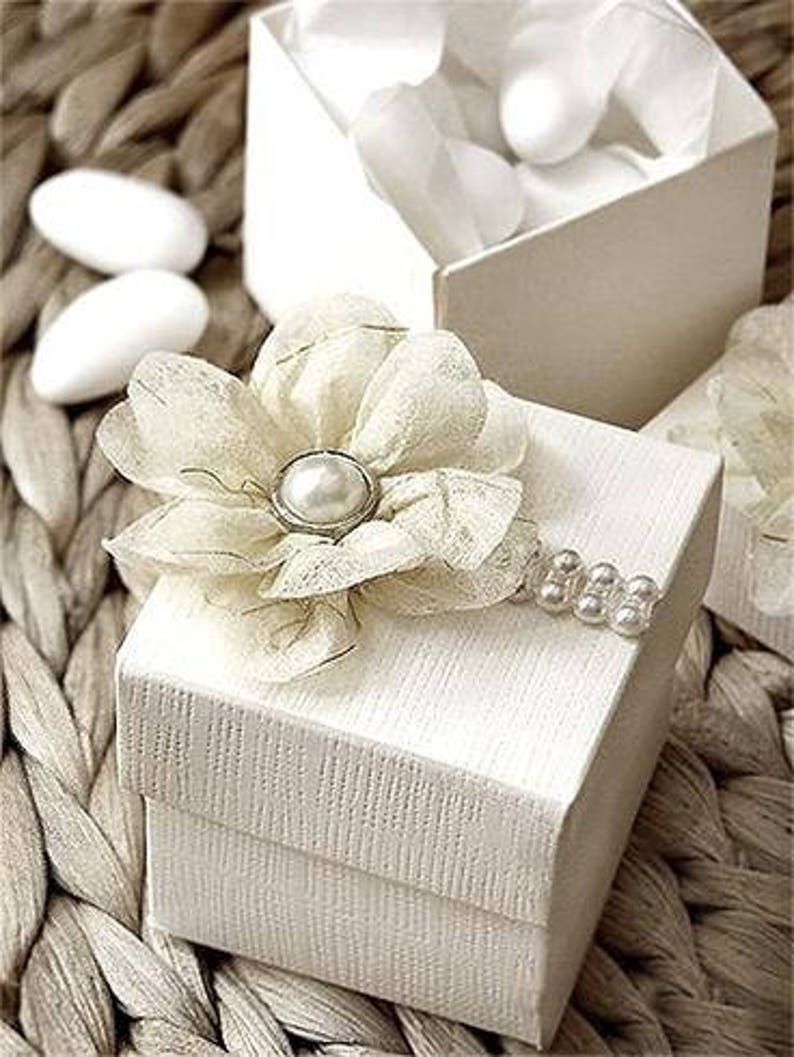 Elegant white 2 piece favor boxes Set of 25