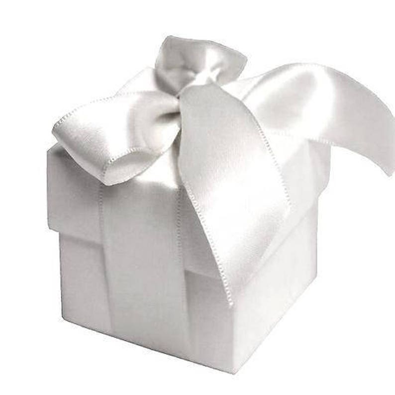 Elegant white 2 piece favor boxes Set of 25