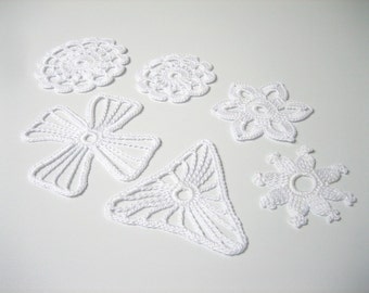 6 blanc au crochet, ornements de flocon de neige. Crochet-décoration de Noël. Décoration de baptême. Ornement flocon dentelle la valeur 6. Appliques de scrapbooking