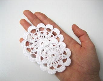 6 blanc rouge crochet noir rond ornements de montagnes russes. Crochet-décoration de Noël. Ornement flocon dentelle la valeur 6. Application de scrapbooking.