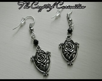 Gothic rose shied earrings.