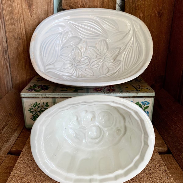 Antique ceramic jelly moulds. ONLY ONE left now! In lovely, vintage condition. Beautiful patterns for a country kitchen display.