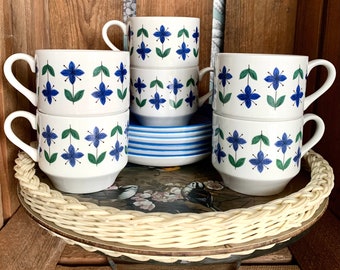 Vintage Midwinter Pottery "Roselle" tea cups & saucers. FOUR available, sold separately. Collectable English pottery in great condition!