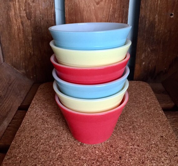 Vintage Pyrex Ramekins in 3 Retro Shades. THREE Etsy Canada