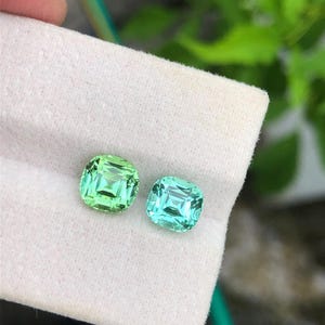 Cuentas de turmalina natural color menta y laguna: talla cojín, 3,34 quilates, extraídas en Afganistán.