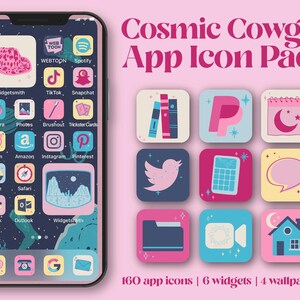 Könnte beinhalten: Ein digitales App-Icon-Paket mit dem Titel Cosmic Cowgirl App Icon Pack, das ein Smartphone-Display mit benutzerdefinierten rosa und blauen Icons, Widgets und einem Weltraum-Hintergrundbild zeigt. Das Set enthält 160 App-Icons, 6 Widgets und 4 Hintergrundbilder.