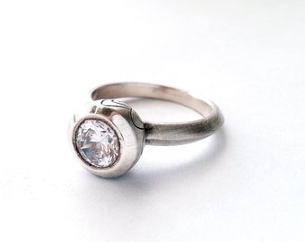 Unique and vintage stlye solitaire engagement ring in 14k white gold with white sapphire, bezel set simple handmade ring,