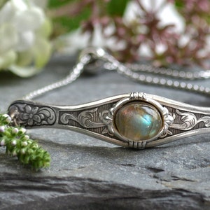 flashy labradorite bracelet, silver leaf and flower bracelet, adjustable bracelet, gemstone stacking bracelet