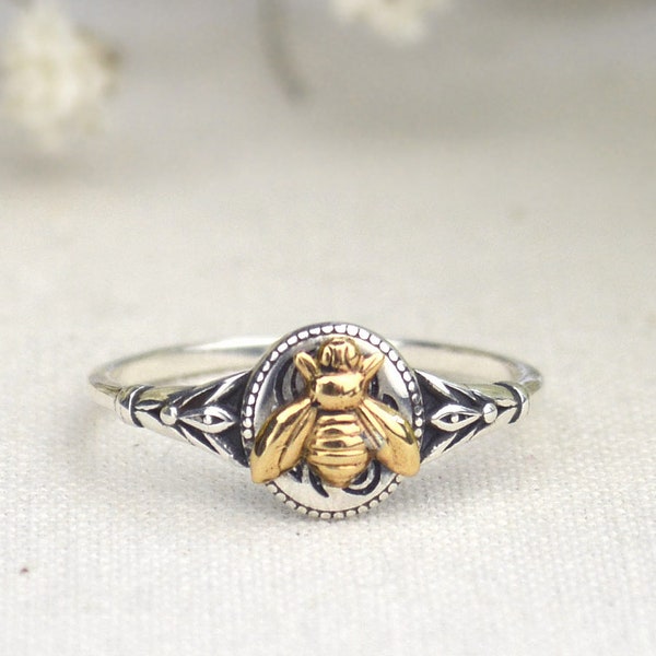 Tiny Bee Signet Ring, Dainty Signet Ring, Minimalist Ring, Gold Bee Ring, 925 Sterling Silver,