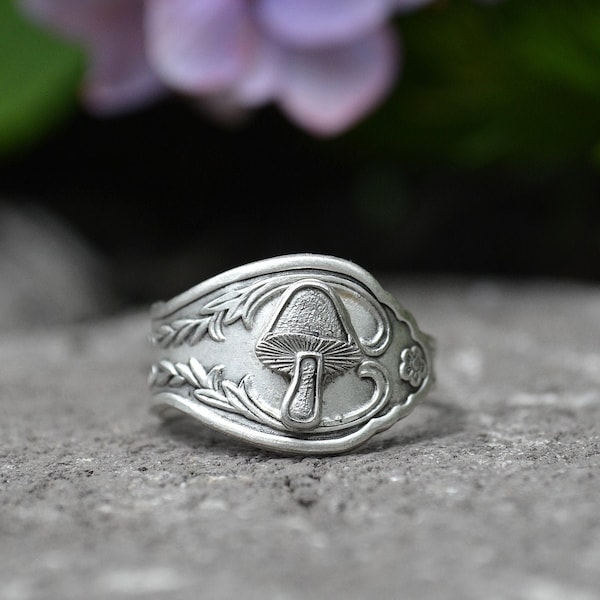 Mushroom Spoon Ring, Hippie Ring, Vintage retro mushroom jewelry, silver plated and adjustable gift for friend