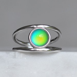 Mood Ring in Sterling Silver, Color Changing Ring, Stacking Mood ring in Gold or Silver, Modern Double Band Ring, parallel lines ring