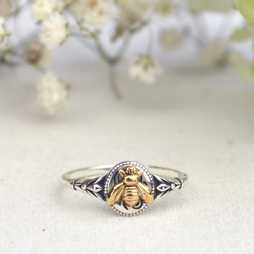 Petite chevalière abeille, chevalière délicate, bague minimaliste, bague abeille en or, argent sterling 925,