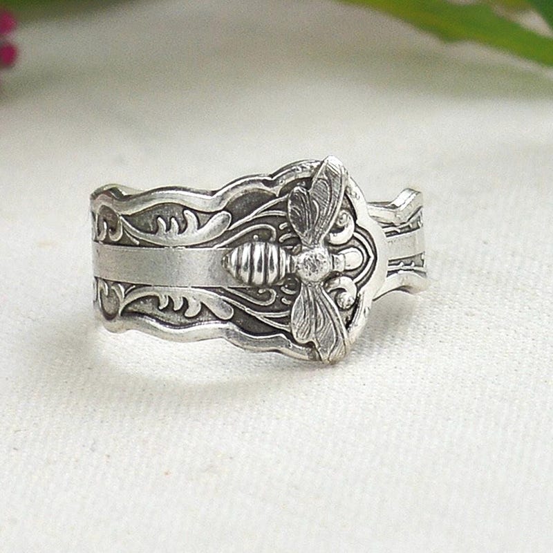 Bumble Bee Ring - Etsy
