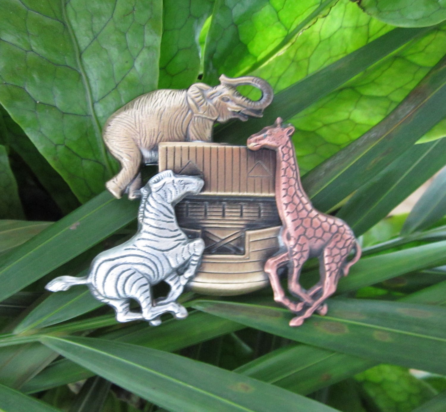 ノアの箱舟のブローチ - Etsy 日本