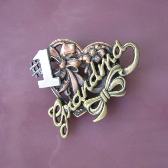 Brooch for grandma deals