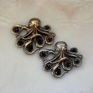 Spilla a forma di polpo Jet- Spilla a forma di polpo- Spilla a forma di polpo- Spilla a forma di polpo in ottone- Spilla a forma di polpo in argento- Collana a forma di polpo- Spille per cappelli- Spille da tasca-