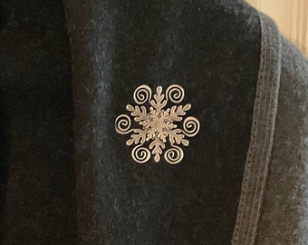 Snowflake Pin- Snowflake Brooch- Snowflake Jewelry- Winter Brooch- Seasonal Jewelry- Christmas Gift- Hat Pins for Women- Pocketbook Pins-