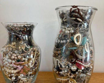 Coffret surprise de bijoux mystères | Assortiment de bijoux soigneusement sélectionnés | Bijoux esthétiques en or et perles | Déballage d'un cadeau pour elle