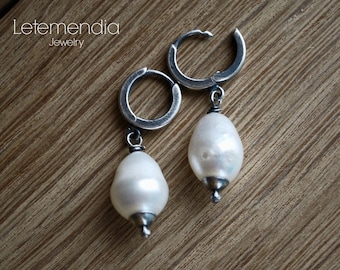 Earrings - Large Pearls and Oxidized Sterling Silver Modern Creole Hoops Letemendia Jewelry  FREE WORLDWIDE SHIPPING