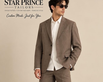 Pode incluir: Um fato castanho composto por um blazer de dois botões e calções a condizer, usado com uma camisa branca de botões e mocassins de pele preta. O texto STAR PRINCE TAILORS HANDCRAFTED CUSTOM TAILORING TIMELESS STYLE Custom Made. Just for You. está visível.