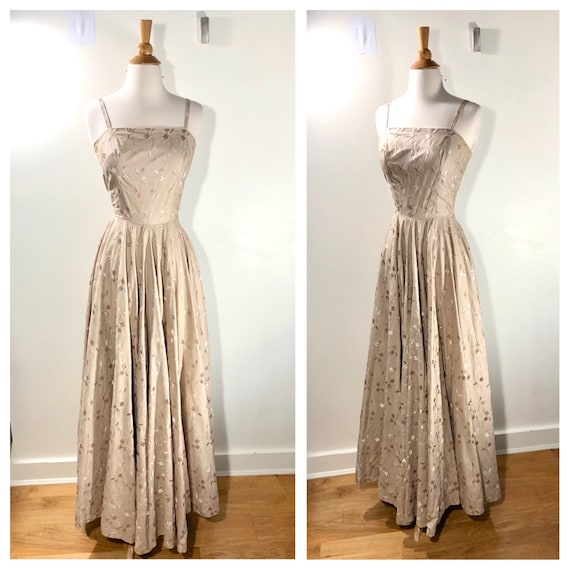 1950s Dress Vintage 1950s Gown Embroidered Dress Small 50s Evening Dress Cream Gown Vintage Gown Simple Evening Gown Vogue Special Design