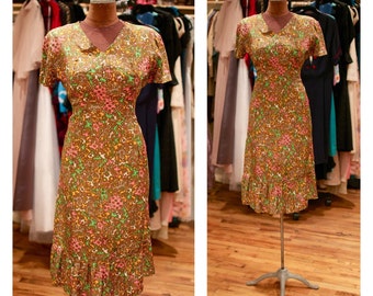 1960s Floral Print Silk Garden Party Midi Dress Fall Dress with Ruffle Hem Vintage Patterned Day Dress Shift Dress Wiggle Dress