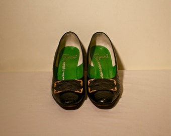 Size 6 1960s Black Alligator Heels Shoes Embossed Leather Caprini Heels with Buckle Detail Stacked Heel Black Mod Pumps Exotic Skin Shoes