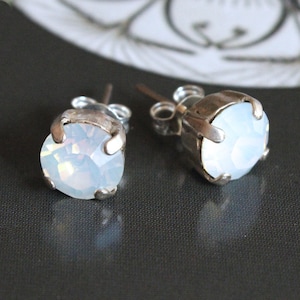 Swarovski Kristall Ohrstecker in Weiß Opal