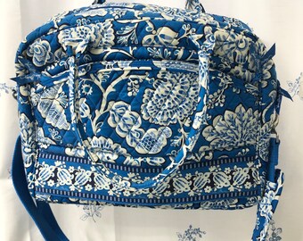 VERA BRADLEY WEEKENDER Blue & White Excellent Vb167