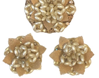 BROOCH and Clip EARRINGS SET dimensional pearls rhinestones gold tone Jd3-102