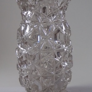 Cute Vintage Pineapple Shaped Crystal Vase