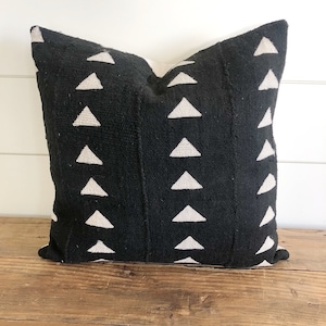COLLINS || Authentic African Mud Cloth Pillow Cover •  Black & White Mud Cloth •  Black and White Pillow • Lumbar Pillow • Geometric Pillow