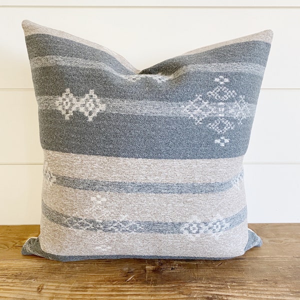 JADE || Wool Pillow Cover • Boho Pillow  • Gray Wool Pillow • Gray Pillow • Grey Pillow • Boho PIllow • Lumbar Pillow • Aztec Pillow