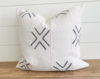 MASON ||  Authentic Africa Mud Cloth Pillow Cover •  Black and White Pillow • Black and White Mud Cloth Pillow • Mud Cloth Lumbar Pillow