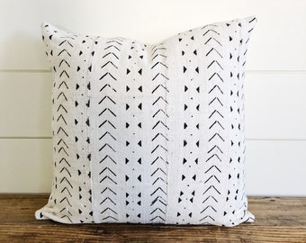 MCKINLEY || Authentic African Mud Cloth Pillow Cover ∙ Lumbar Mudcloth Pillow ∙ Lumbar Mud Cloth Pillow ∙ Lumbar Pillow ∙ Neutral Pillow
