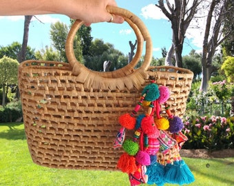 Large Water Hyacinth Beach Basket - Handwoven Straw Boho Basket - Colorful Bag Decor Charm - Weekender Beach Bag -  Summer Tassel Bag