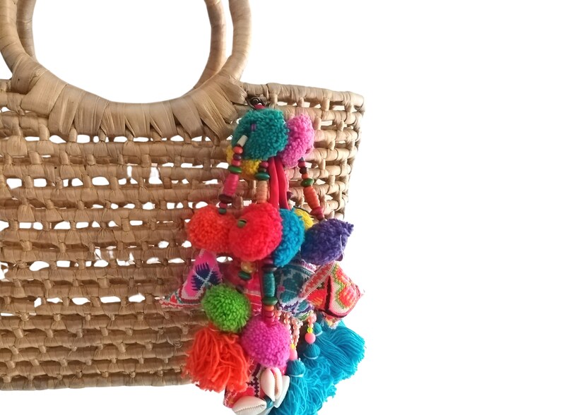 Large Water Hyacinth Beach Basket Handwoven Straw Boho Basket Colorful Bag Decor Charm Weekender Beach Bag Summer Tassel Bag image 4