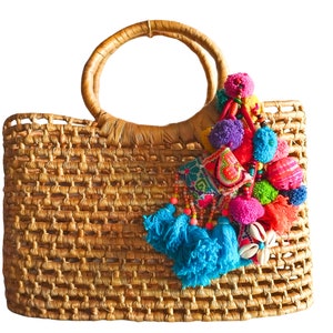 Large Water Hyacinth Beach Basket Handwoven Straw Boho Basket Colorful Bag Decor Charm Weekender Beach Bag Summer Tassel Bag image 2