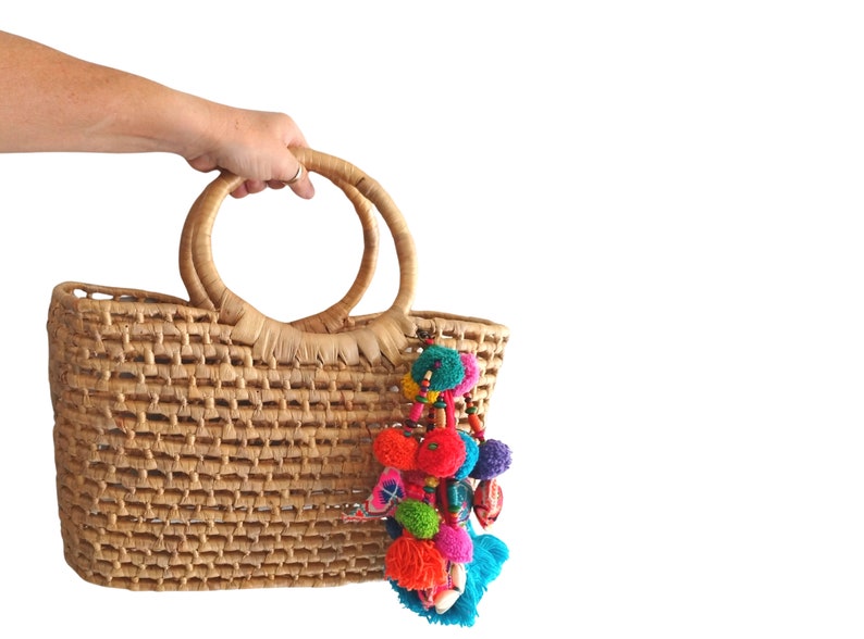 Large Water Hyacinth Beach Basket Handwoven Straw Boho Basket Colorful Bag Decor Charm Weekender Beach Bag Summer Tassel Bag image 3