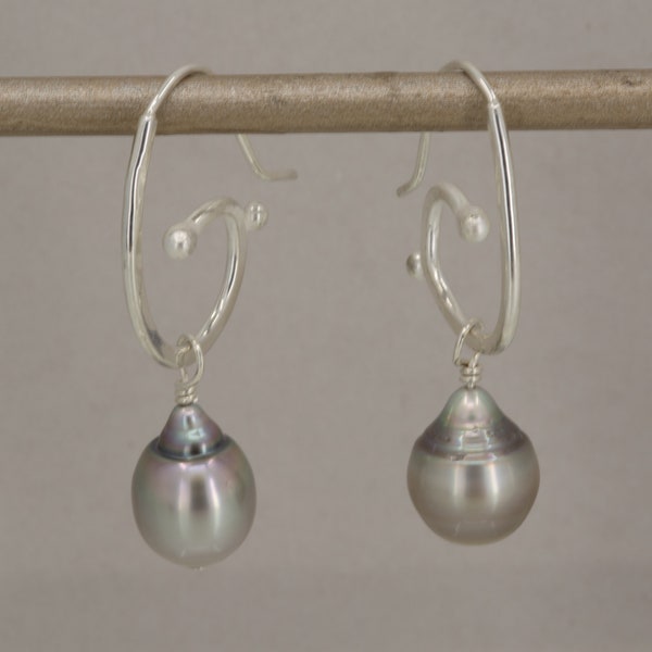 Chunky Knot Earrings - Baroque Pearl main image 1