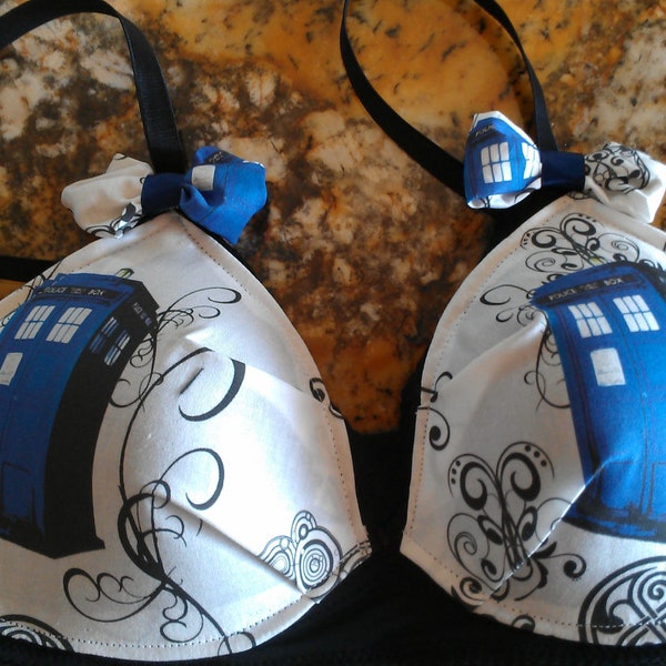 dr. who bra and thong or booty short set