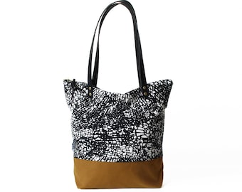 Sturdy handbag sewn from fabric, optionally also as a shoulder bag, shoulder bag brown black white patterned