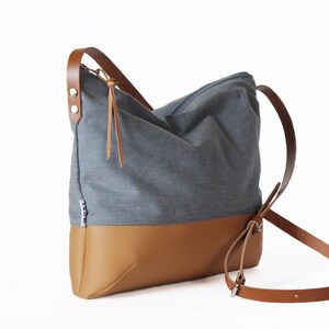 Small fabric handbag with leather strap and interior compartment, simple shoulder bag for women image 2