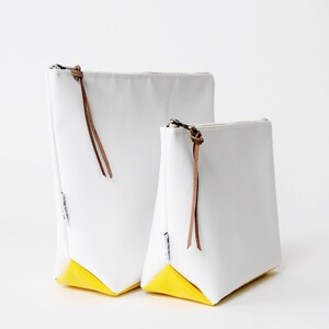 Piccola borsa da toilette, borsa impermeabile realizzata con teloni di camion, borsa per il pranzo da donna, borsa per cosmetici idrorepellente immagine 5