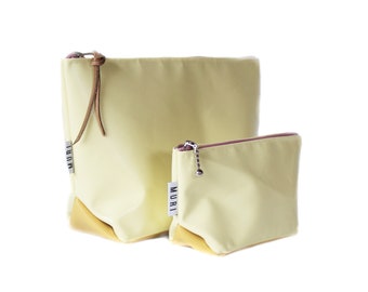 Toiletry bag made of truck tarpaulin, small wet bag for women, sturdy cosmetic bag wipe-clean and water-repellent