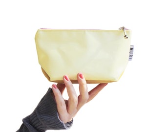 Cosmetic bag made of truck tarpaulin, small wet bag for women, sturdy mini bag, water-repellent