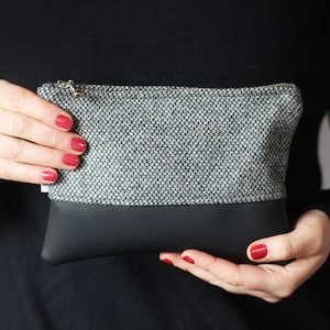 Kosmetiktasche aus Kunstleder & Stoff, kleines schwarzes Täschchen